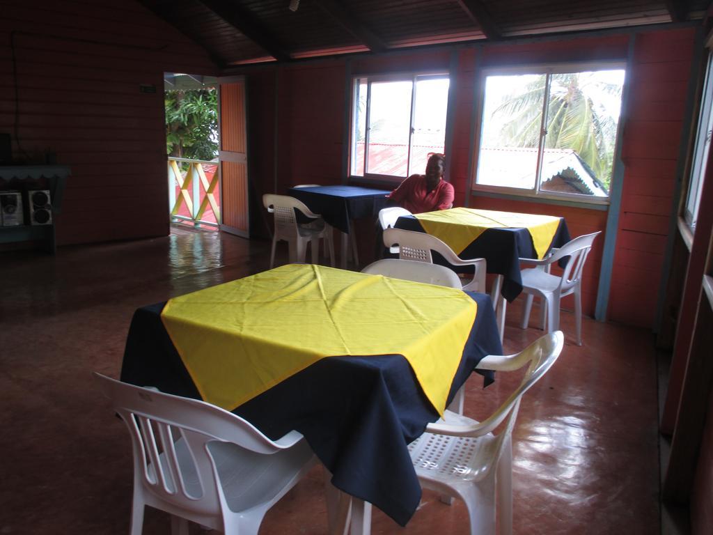 Hotel Flemming Tree Providencia Island ภายนอก รูปภาพ